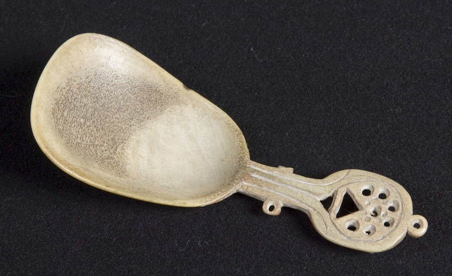 čoarvebaste/ hornskje